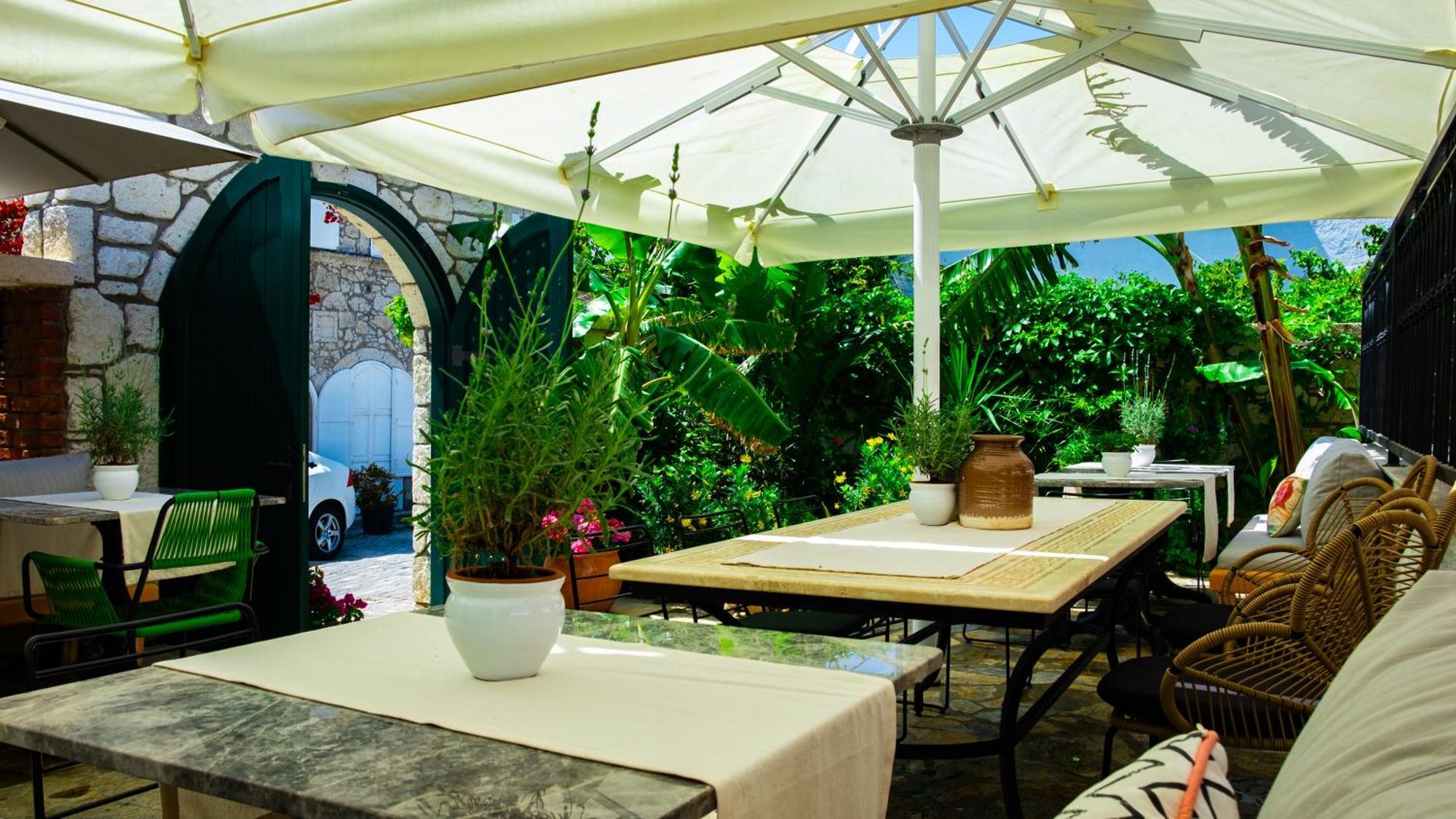 Pom Alacati Boutique Otel Çeşme Exterior foto